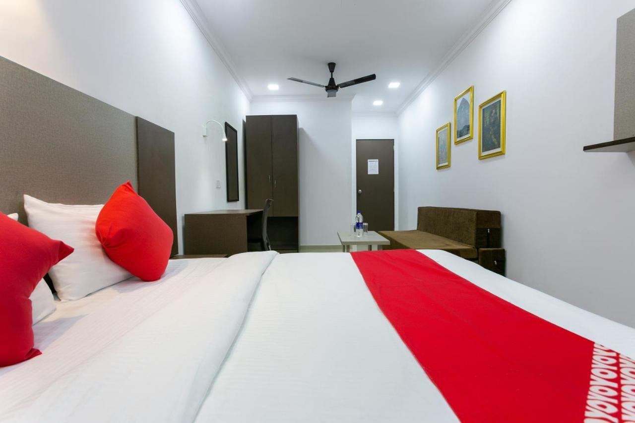 Готель Collection O 74412 Ardaas Residency Мумбаї Екстер'єр фото