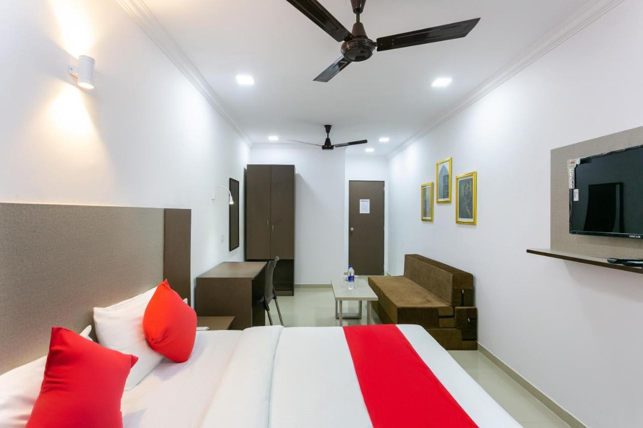 Готель Collection O 74412 Ardaas Residency Мумбаї Екстер'єр фото