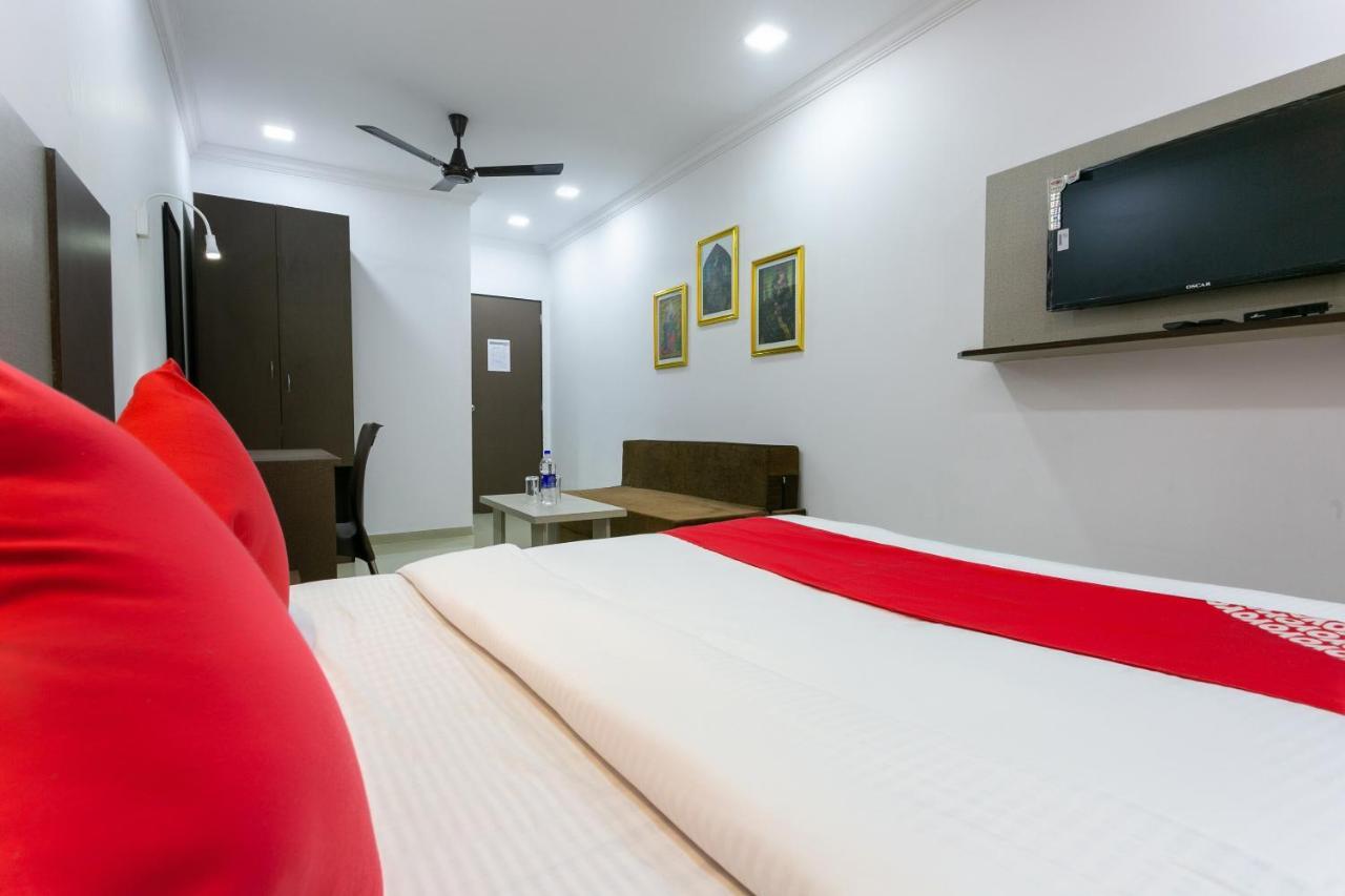 Готель Collection O 74412 Ardaas Residency Мумбаї Екстер'єр фото